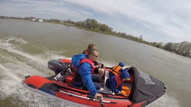 Первый тест-драйв Stormline Heavy Duty AL 380 с Yamaha 9.9 смотреть онлайн