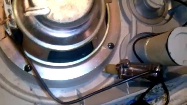 Как вытащить обломок ключа с замка от багажника ВАЗ 2107 подпишись имей совесть)))) смотреть онлайн