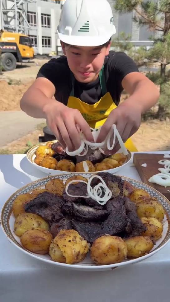 Приготовил Казан кебаб из огромной ноги Лошади🔥