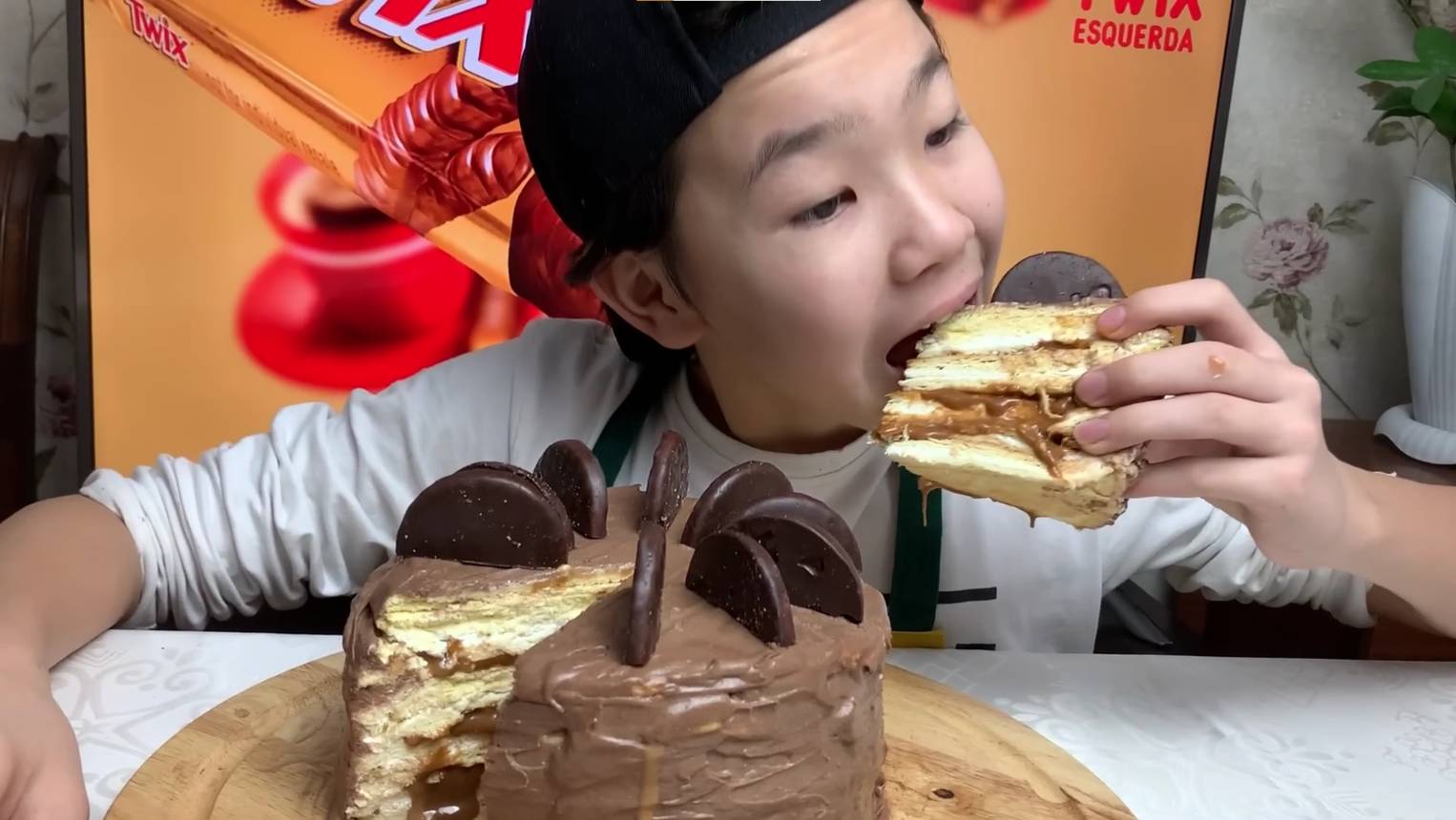 ТОРТ “TWIX”. НЕВЕРОЯТНО ВКУСНЫЙ смотреть онлайн