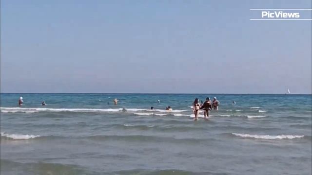 Анапа Центральный пляж сегодня 4 сентября 2025. Обстановка на пляже в Анапе. Погода в Анапе сейчас смотреть онлайн