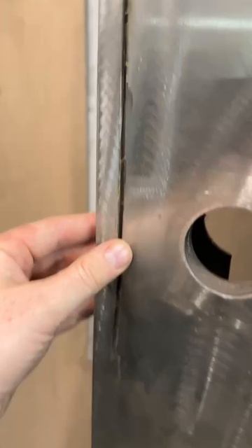 Самая ВЗЛОМОСТОЙКАЯ дверь! #двери #входнаядверь #бастион смотреть онлайн