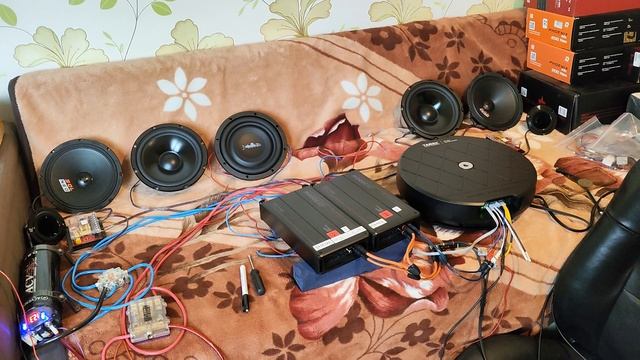 Прослушка TАNВХ ТВ-SW-13А, ACV DX 4.200 V3, SQL 20 NEO, Barracuda 8 Flat, AS-W200.2MB Warhead смотреть онлайн