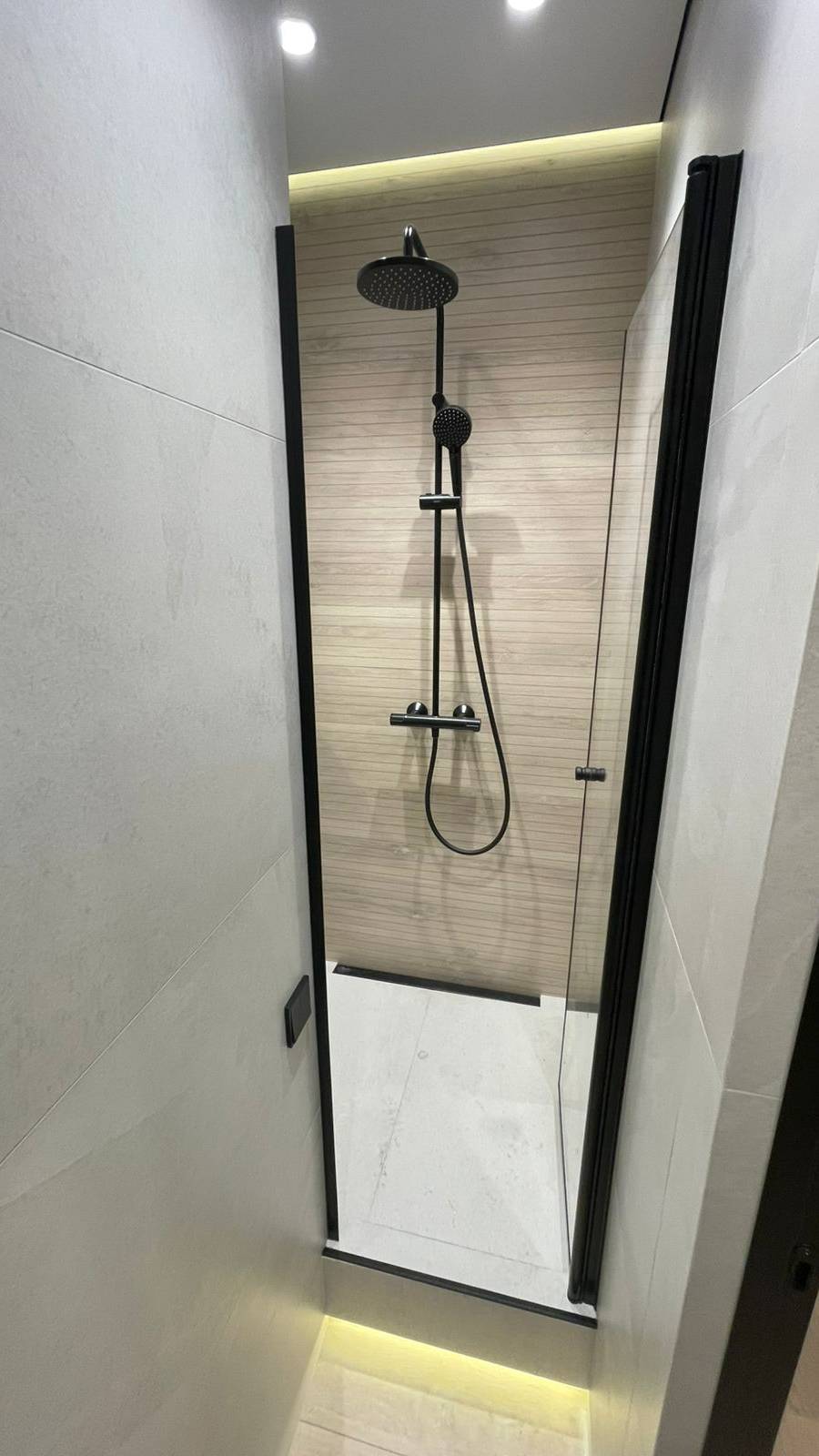 💎 💎 💎 Душевая дверь из осветленного стекла - Милония