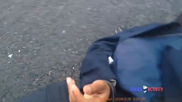 #США #Полиция #Bodycamera Моментальная реакция копа на неадеквата с двумя ножами в США