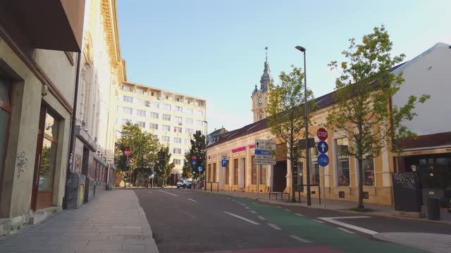 Румыния. Прогулка по городу Клуж в формате 4К смотреть онлайн