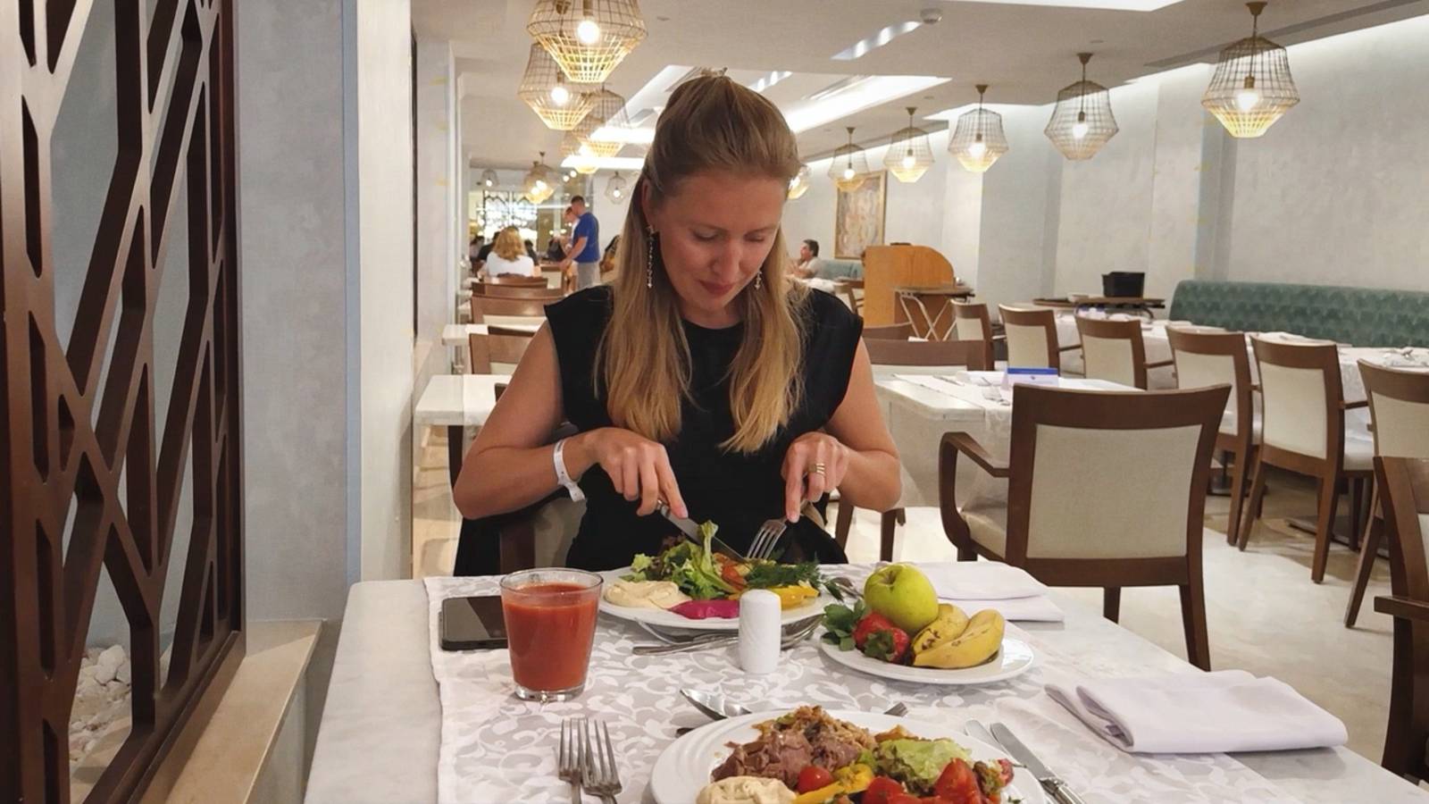 Чем кормят туристов в Египте в отеле 5* - Hilton Hurghada Plaza