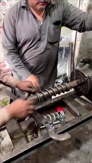 Как делают стальные пружины.