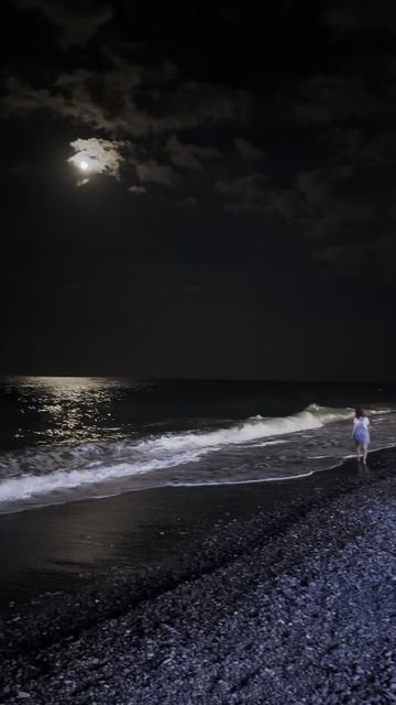 Крым, Ялта, Ночное море 4 сентября 2025г смотреть онлайн