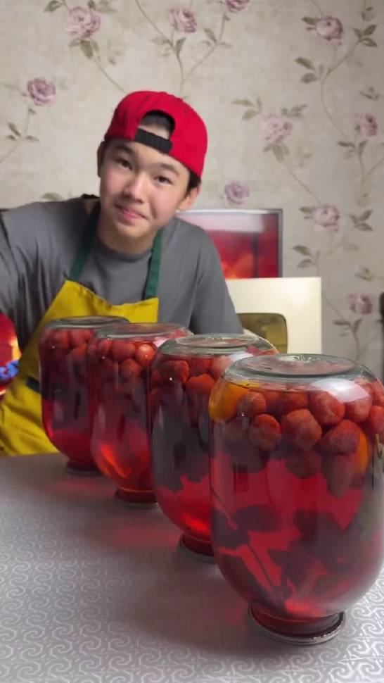 Клубничный компот😍