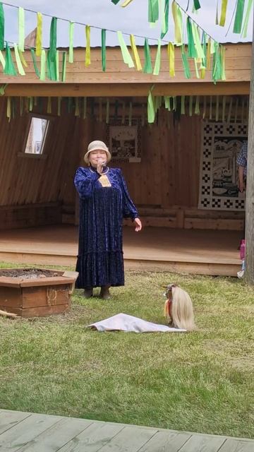 Лидия Харитонова поет на тусульгэ Хангаласского улуса. Ысыах Туймаады. 28.06.2025 г. смотреть онлайн