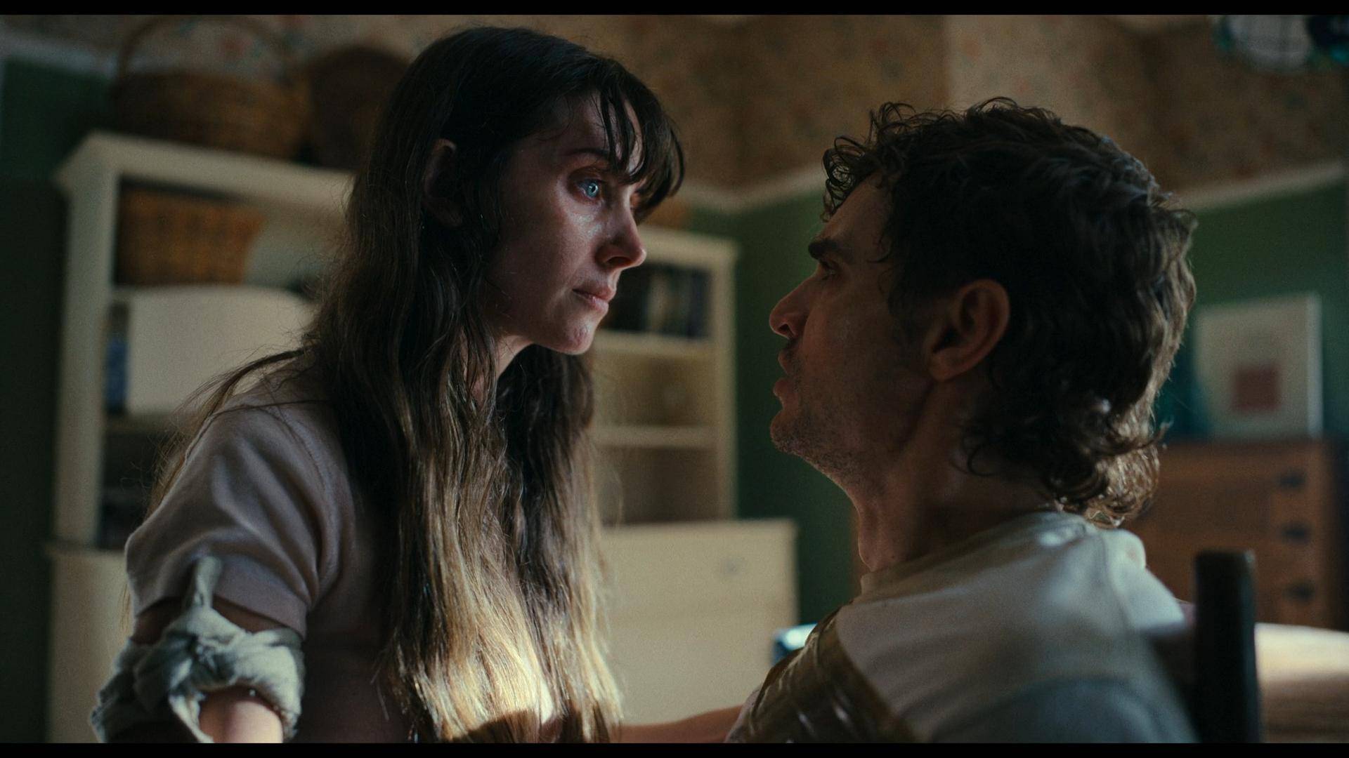 Одно целое.Рейтинг 6,5. 2025 Трейлер.Жанр: ужасы, драма.