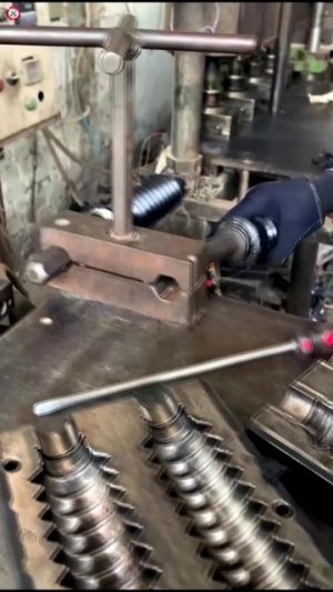 Как делают резиновые гофры.