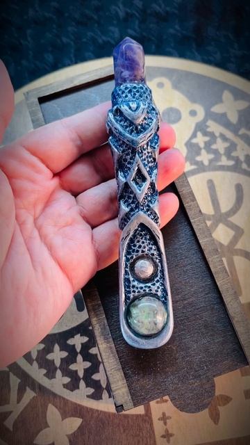 Новый рунический жезл уехал к хозяину #руны #сделайсам #жезл смотреть онлайн