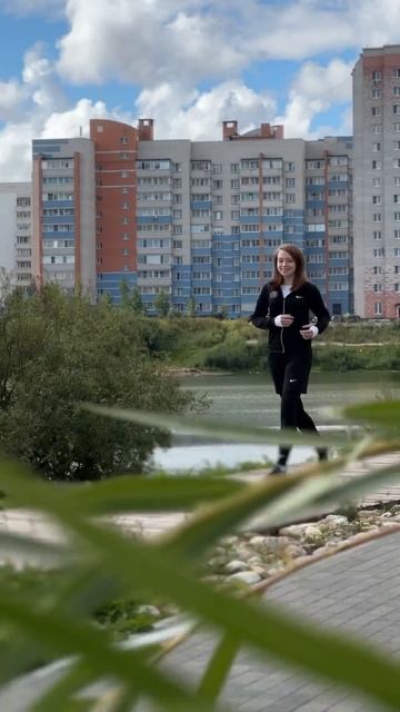 Сегодняшний выходной начинаем с «Пробежки с председателем» Ниной Чичаминой из ИСИ. смотреть онлайн