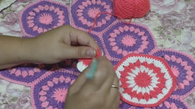 Вяжем из остатков пряжи. Красивый и простой  мотив крючком