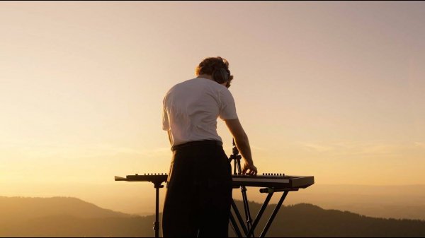 ronr - Daydreamer EP (Live from the Swiss mountains)