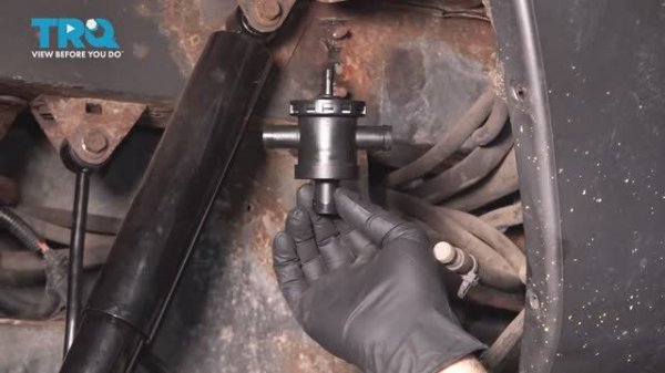 099.Как заменить насос (EVAP) для обнаружения утечек на Jeep WJ (2001 - 2004)