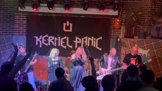 Kernel Panic - Rebel Yell - The Glastonberry pub смотреть онлайн