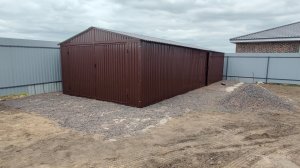 Металлический двухскатный гараж разборный пенал ракушка хоз блок 4х10м из профлиста в цвете шоколад