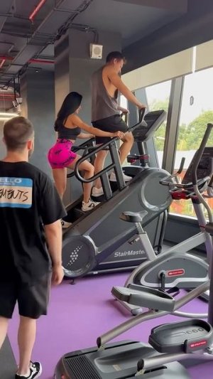 КАК МОЖНО ОТКАЗАТЬ ДЕВУШКЕ! #фитнес #тренировка #тренер #кардио #бодибилдинг #прикол #юмор #рофл