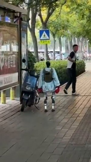 Что делать, если встретите такого робота на улице? Побеждайте их в настольной игре Битва Големов.