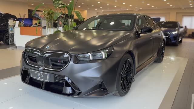 BMW M5 2026 - Интерьер и Экстерьер смотреть онлайн