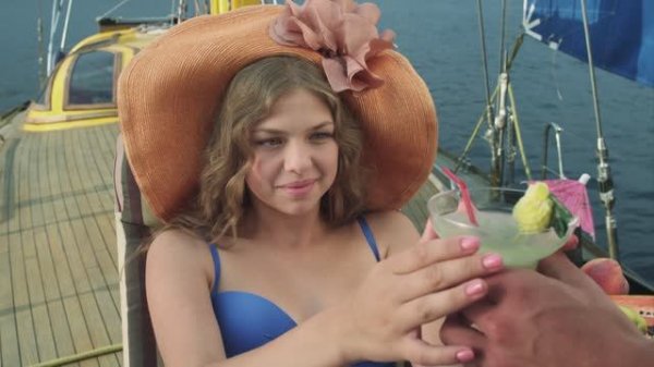 ЛЮБОВЬ НЕ КАРТОШКА - 1 серия