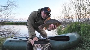 ПРОВЕРКА СЕТЕЙ НА ОЗЕРЕ. НАЛОВИЛ КРУПНЫХ КАРАСЕЙ. ПЕРСТАВИЛ СЕТИ, ЧТОБЫ ЛУЧШЕ ЛОВИЛИ.