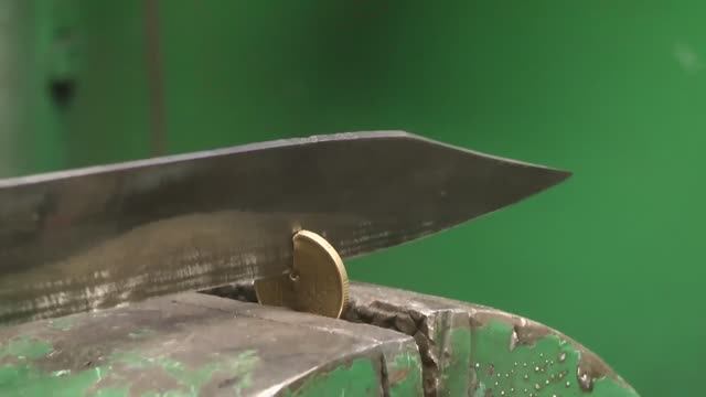 РЕЖЕТ СТЕКЛО И МЕТАЛЛ - ФЕНОМЕНАЛЬНО ПРОСТАЯ ЗАКАЛКА МЕТАЛЛА смотреть онлайн