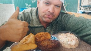 МУКБАНГ салат с крабовыми палочками и печеночная котлета/ОБЖОР курица в кляре/мокпанроссия/еда