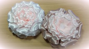 Пышные объёмные цветы из атласных лент своими руками. Цветы канзаши из лент.