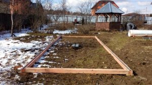 Фундамент для деревянной теплицы в английском стиле