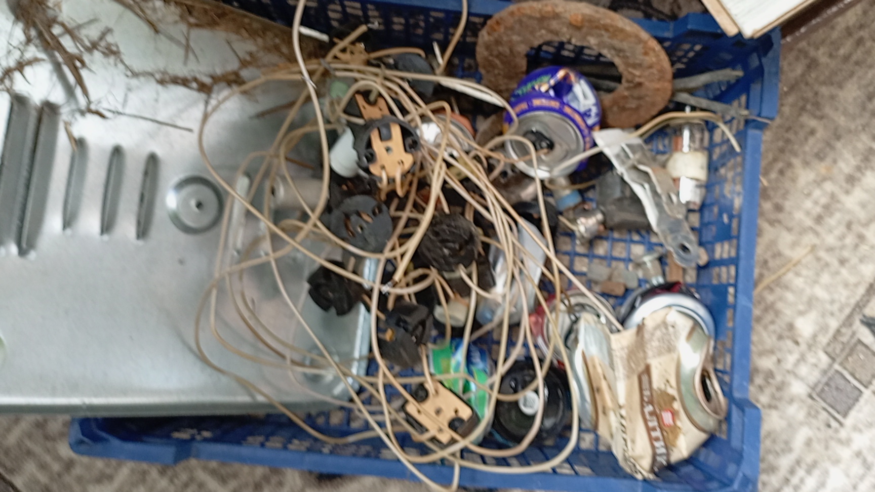 Мелкий Метал Тоже Деньги смотреть онлайн