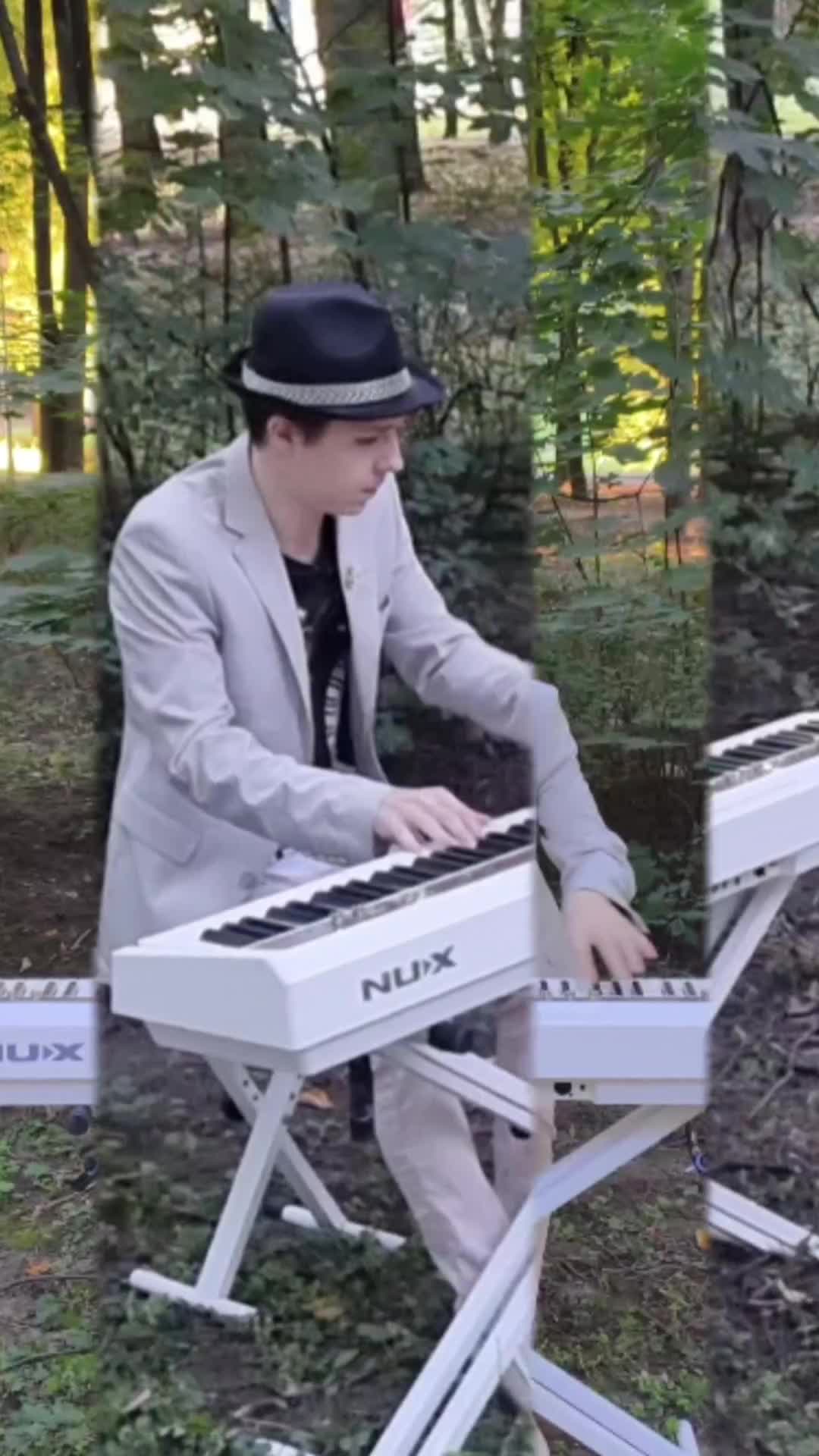 Почему «Кузнечик» — одна из самых вдохновляющих мелодий для фортепиано?