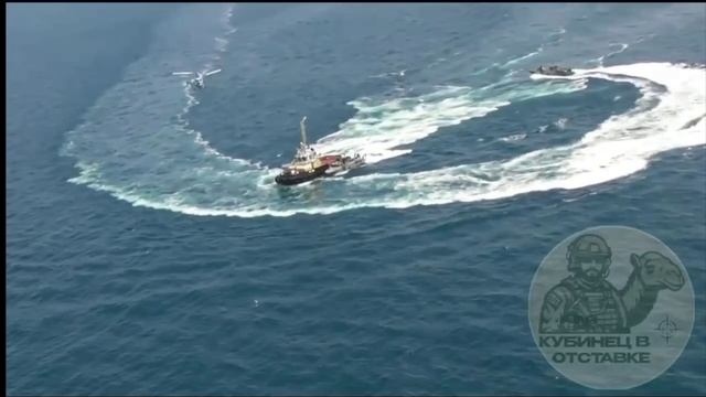 Бойцы 561-го АСЦ Сил специальных операций во время отработки действий по захвату судна смотреть онлайн