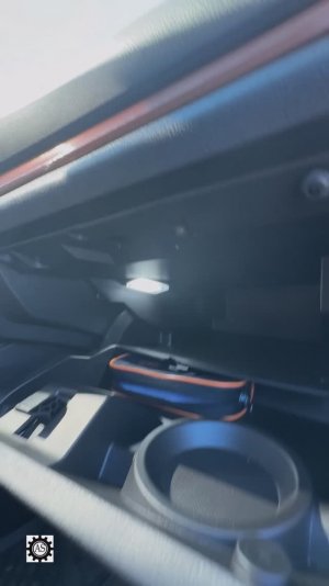 Яркий плафон для подсветки бардачка Лада Веста НГ!