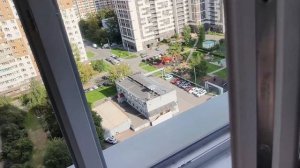 Замена уплотнителя в пластиковых окнах, как резинку продеть под петли?