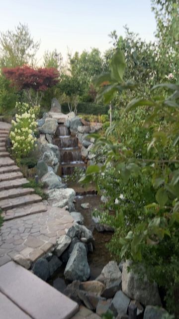 Мост и водопад в Японском саду #парккраснодар #паркгалицкого смотреть онлайн