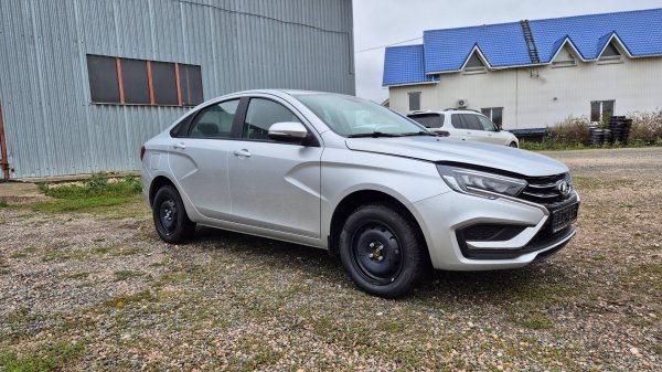 VESTA КОТОРАЯ БЬЕТ РЕКОРД ПРОДАЖ, КОМПЛЕКТАЦИЯ LIFE С МЕХАНИКОЙ #lada #vesta