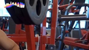 Шлёп по попе от ВиГу, плохо вырезали