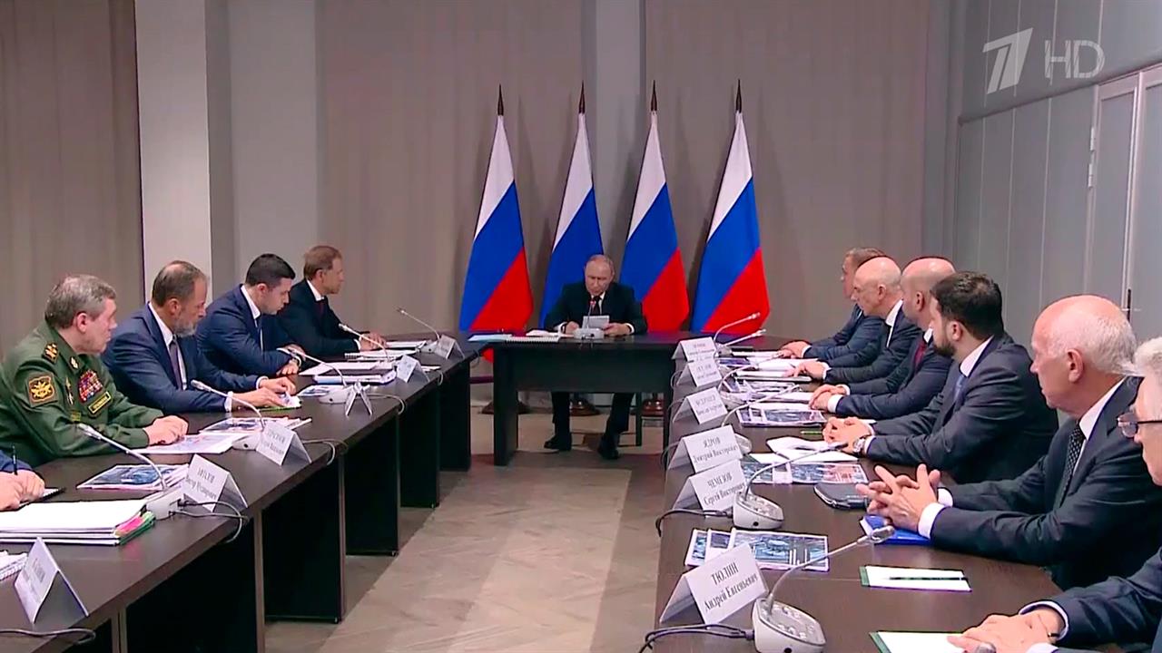 В Самаре Владимир Путин провел совещание по вопросам двигателестроения смотреть онлайн