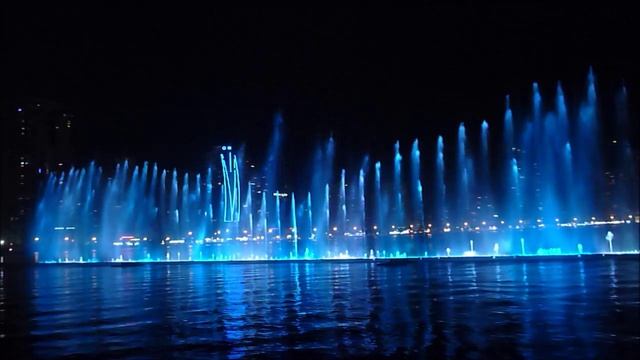 Эмираты. Шарджа. Поющие фонтаны. 10. 2016 г. смотреть онлайн
