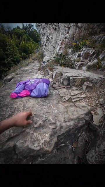 Парень с рюкзаком не готов к взрослой жизни