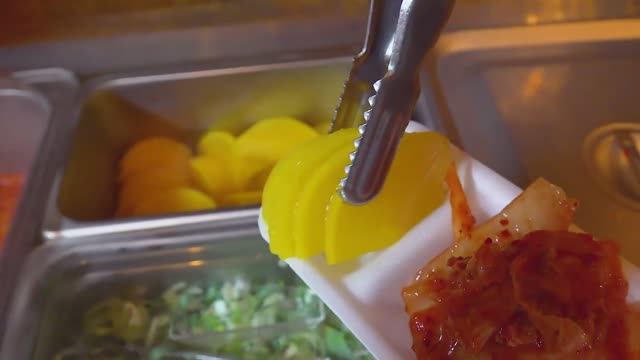 Магазин рамэн «Чонно» (Шин Рамюн, Джин Рамюн, Булдак Боккеум Мён смотреть онлайн