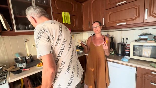 Турок показывает как готовит самые популярные блюда в Турции/ Kuru Fasulye (Куру Фасулье)и плов смотреть онлайн