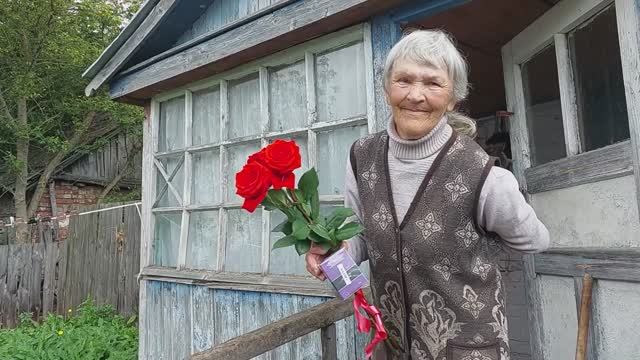 Тетя Валя с днем рождения! Подарок в самое сердце. смотреть онлайн