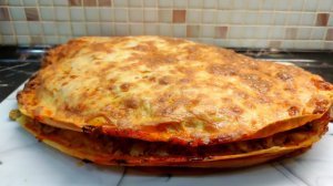 Закрытый пирог из лаваша. Рецепт пирога с мясом на завтрак. Лаваш с начинкой.