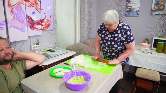 ПИРОЖКИ С КАПУСТОЙ Разливаю варенье ВКУСНО КУШАЕМ И ГОТОВИМ ОБЕД подвал ильича ЖИЗНЬ В ДОМЕ смотреть онлайн