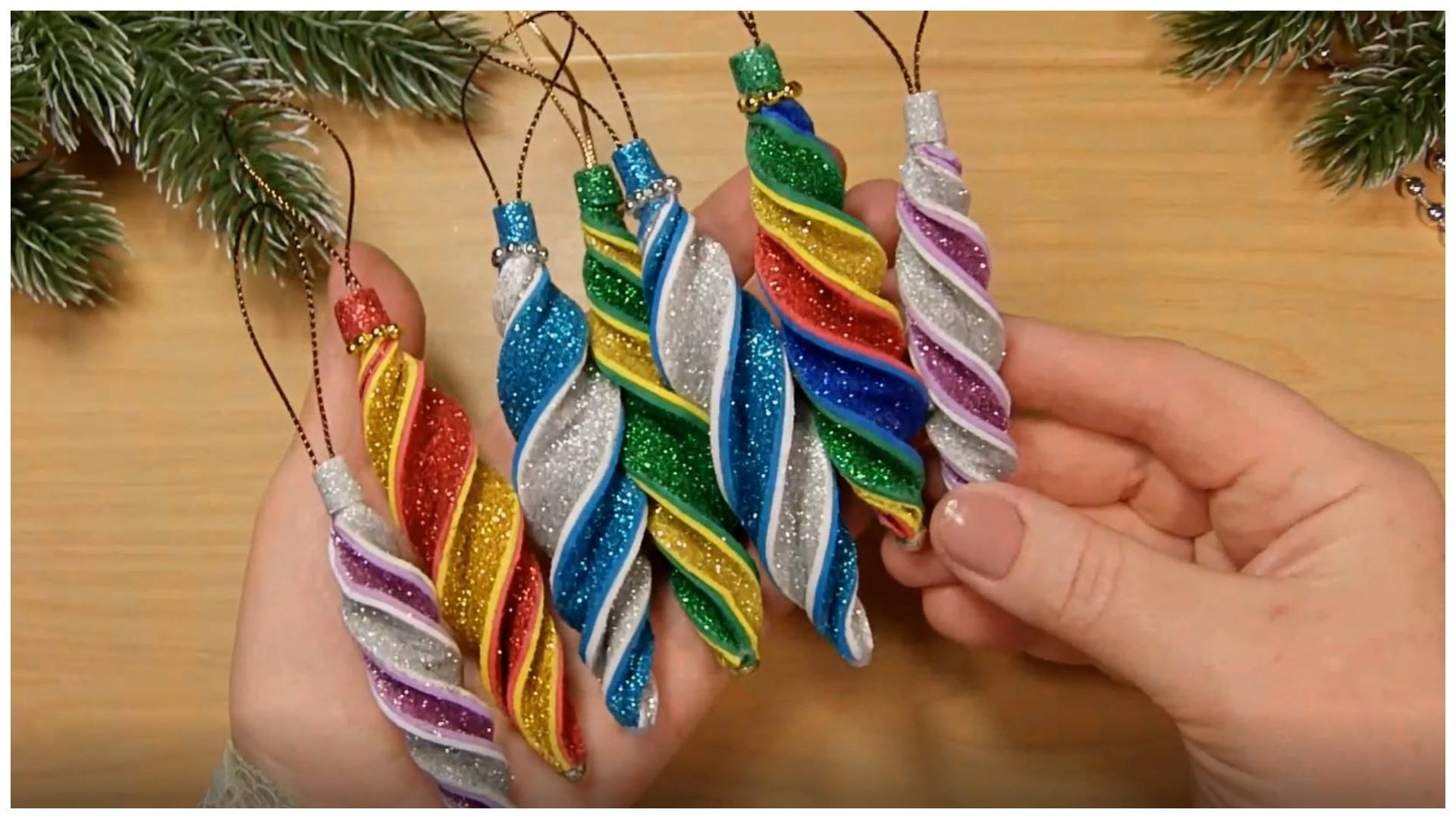 Ёлочные игрушки за 5 минут, новогодние игрушки своими руками из фоамирана. Ёлочные игрушки. смотреть онлайн